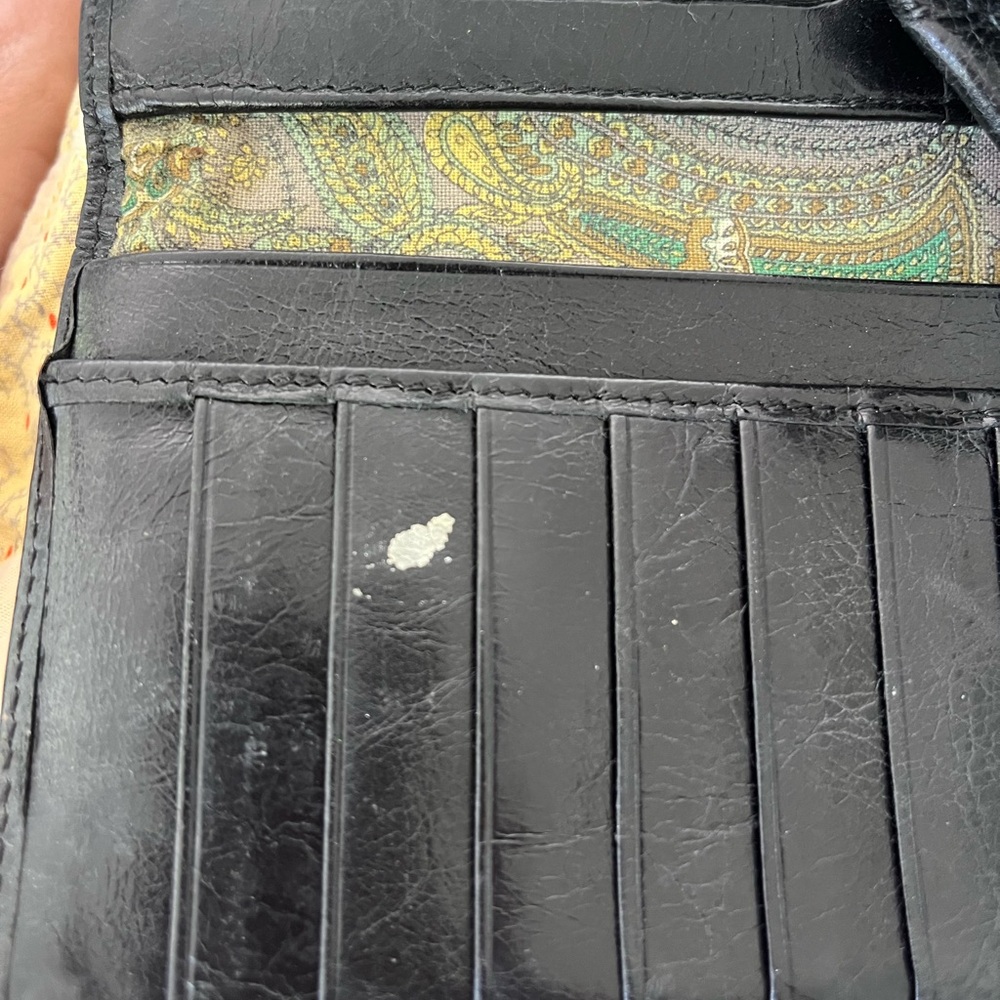 HOBO Vintage Black Leather Women's Wallet Magnetic Closure - Picture 3 of 9